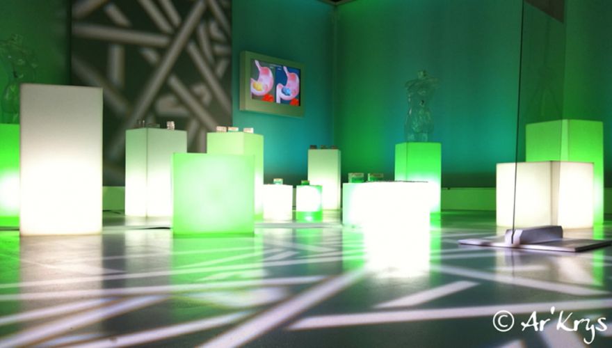 colonne-lumineuse-carree-6-1-880x500 (1)